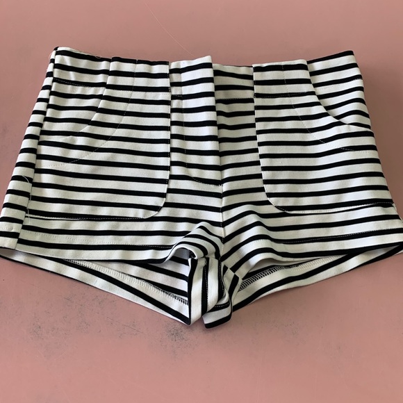 Black and white striped shorts - Picture 1 of 2